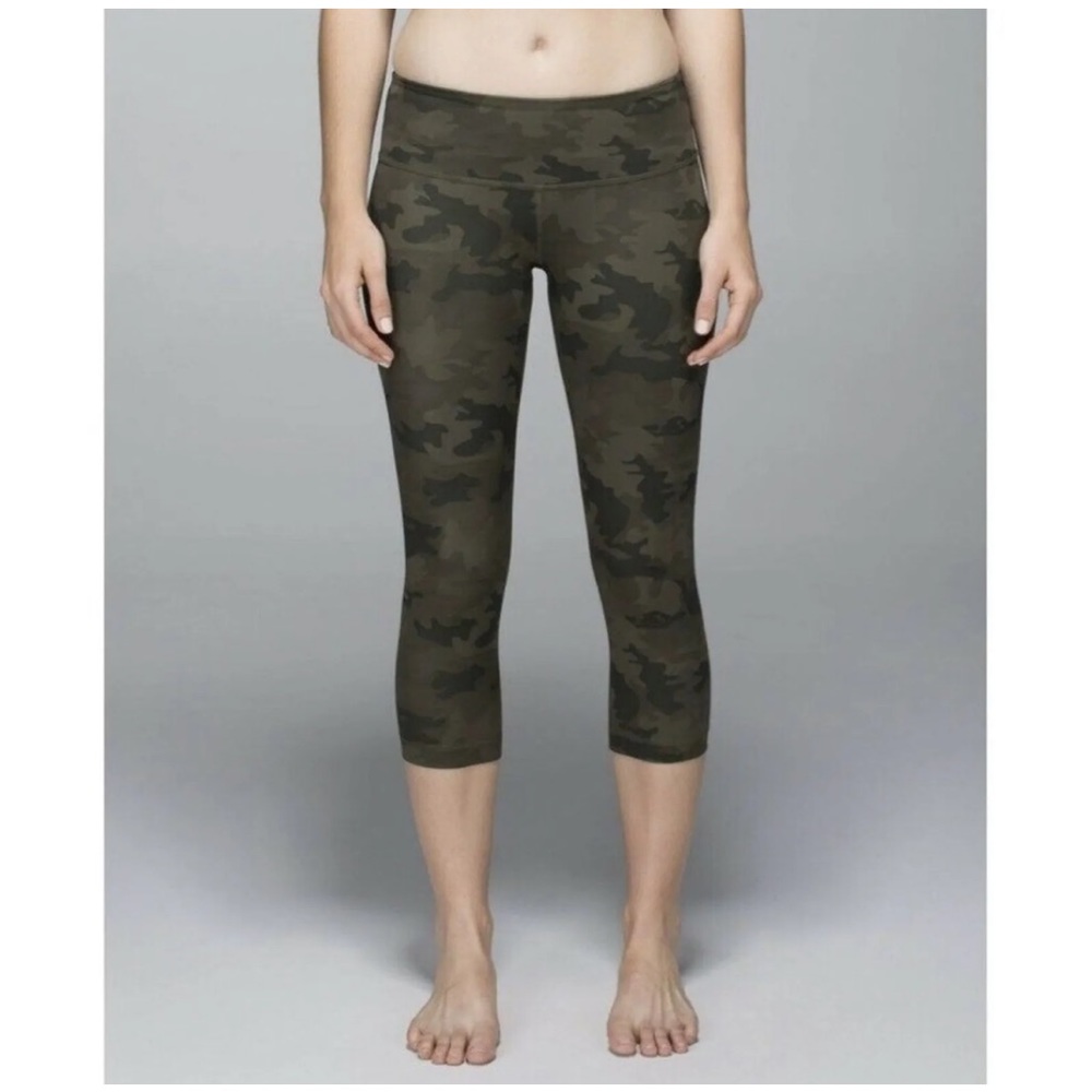 Lululemon Camo Wunder Under Cropped Leggings
